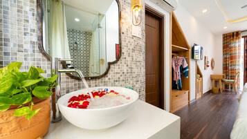 4 bedrooms, in-room safe, WiFi