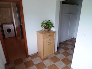 1 dormitori i roba de llit 