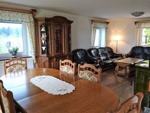 Fireplace - Beautiful Holiday Home in the Erzgebirge, Sea Level 900 m, With Large, Well-kept Garden (Horni Blatna)