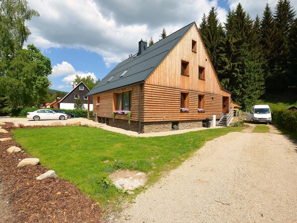 Exterior - Beautiful Apartment in Harrachov, Only 500 Meters From the Chairlift (Harrachov)