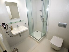 Shower, towels - Beautiful Apartment in Harrachov, Only 500 Meters From the Chairlift (Harrachov)