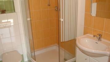House | Bathroom | Shower, towels