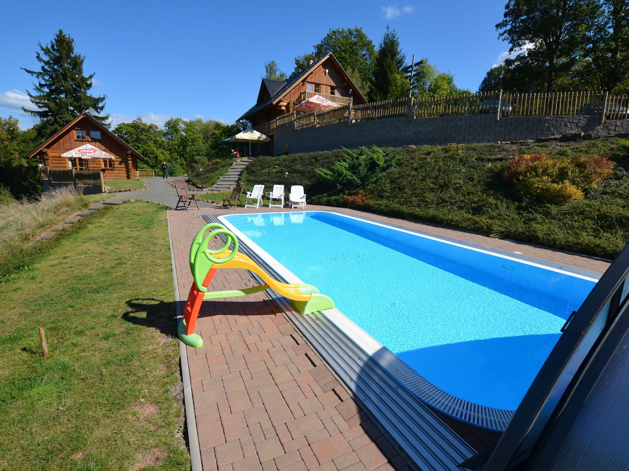 Kolam renang outdoor
