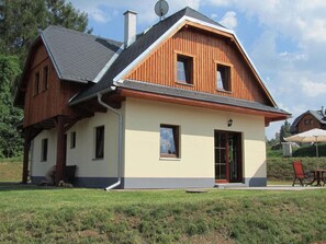 Exterior - Detached House Near the Town of Trutnov (Staré Buky)