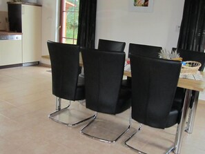Dining - Detached House Near the Town of Trutnov (Staré Buky)