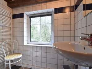 Luokittelematon kuva, 4 kautta 37, painike