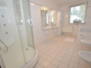 Villa | Bathroom - Spacious Villa With Swimming Pool (Nemojov)