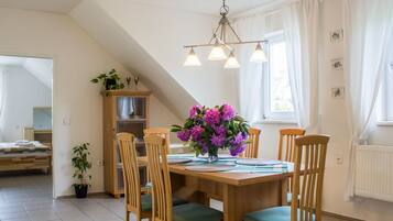 Villa | Dining