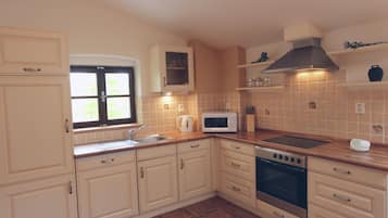House | Private kitchen | High chair, cookware/dishes/utensils