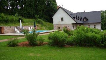 Apartment | Pool | Outdoor pool