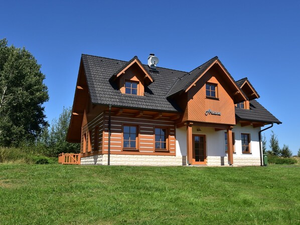 Exterior - Detached Holiday Home With Sauna in Beautiful Surroundings (Bozanov)