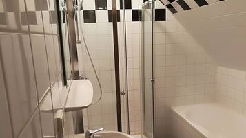 Bathroom | Shower