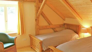 House | 4 bedrooms, individually furnished, bed sheets