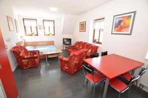 Living room - Apartment Near Ski Slopes (Rokytnice nad Jizerou)