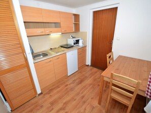 Fridge, microwave, electric kettle - Lovely Apartment in the Mountains, Just 300 m From the Sesselbahn Valley Station (Rokytnice nad Jizerou)