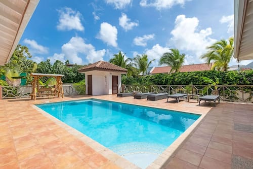 Villa | Pool | Indoor pool, outdoor pool
