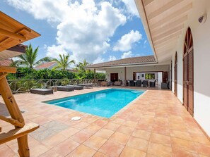 Villa | Pool | Indoor pool, outdoor pool - Pool Villa Near Jan Thiel (Jan Thiel)
