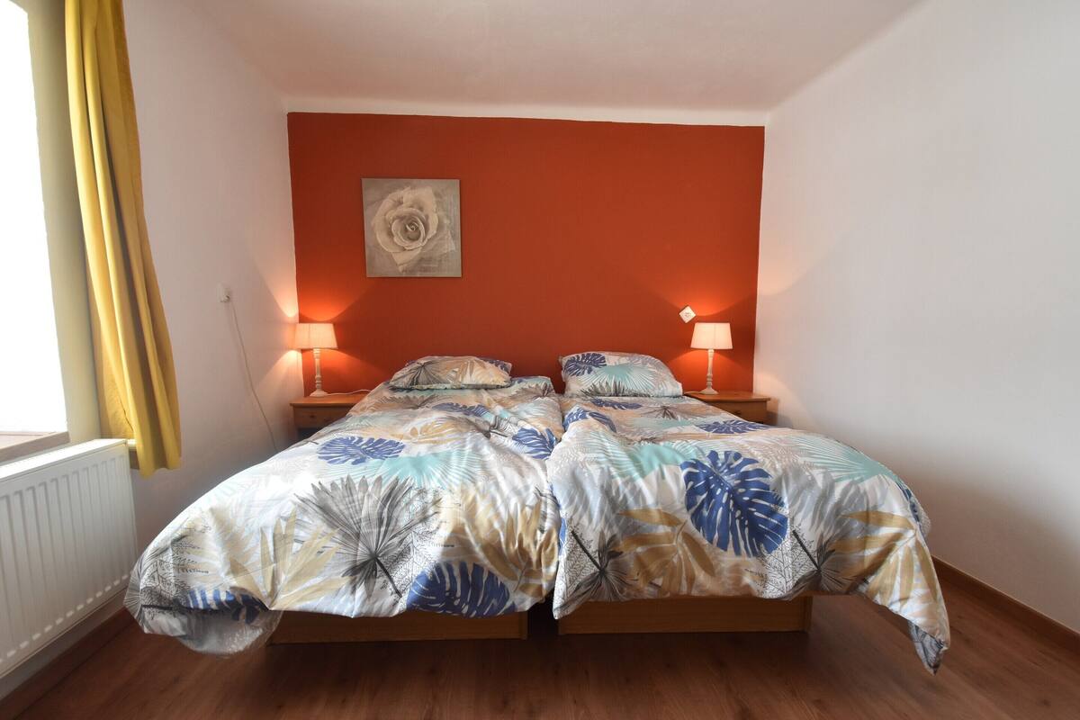 Rumah | 5 kamar tidur dan dilengkapi dengan perabotan berbeda-beda