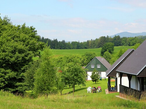 Detached Holiday Home With Veranda Near Cerny Dul