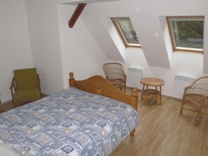 House | 5 bedrooms, individually furnished, bed sheets