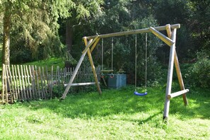 Garden - Holiday Home Rudnik Near Ski Lift (Rudník)