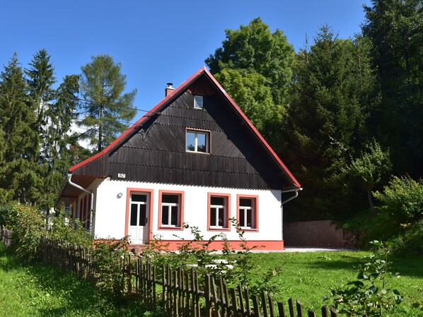 House | Exterior - Holiday Home Rudnik Near Ski Lift (Rudník)