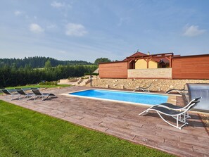Pool - Luxury Villa in Ceremna Near Ski Area (Cermná)