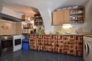 House | Private kitchen | Fridge, highchair
