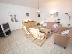 Living area - Apartment in Nemojov Near Forest and Pool (Nemojov)
