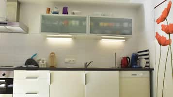 Bungalow | Private kitchen | Stovetop, high chair