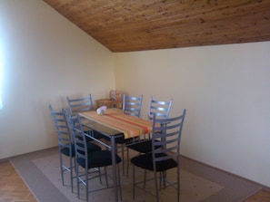 Dining - Attractive Apartment in Skalna near Forest (Skalna)