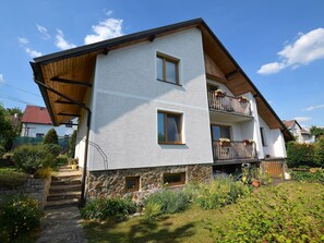 Exterior - Attractive Apartment in Skalna near Forest (Skalna)