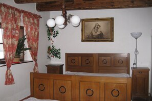 House | 4 bedrooms, individually furnished, bed sheets