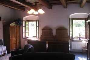4 bedrooms, individually furnished, bed sheets