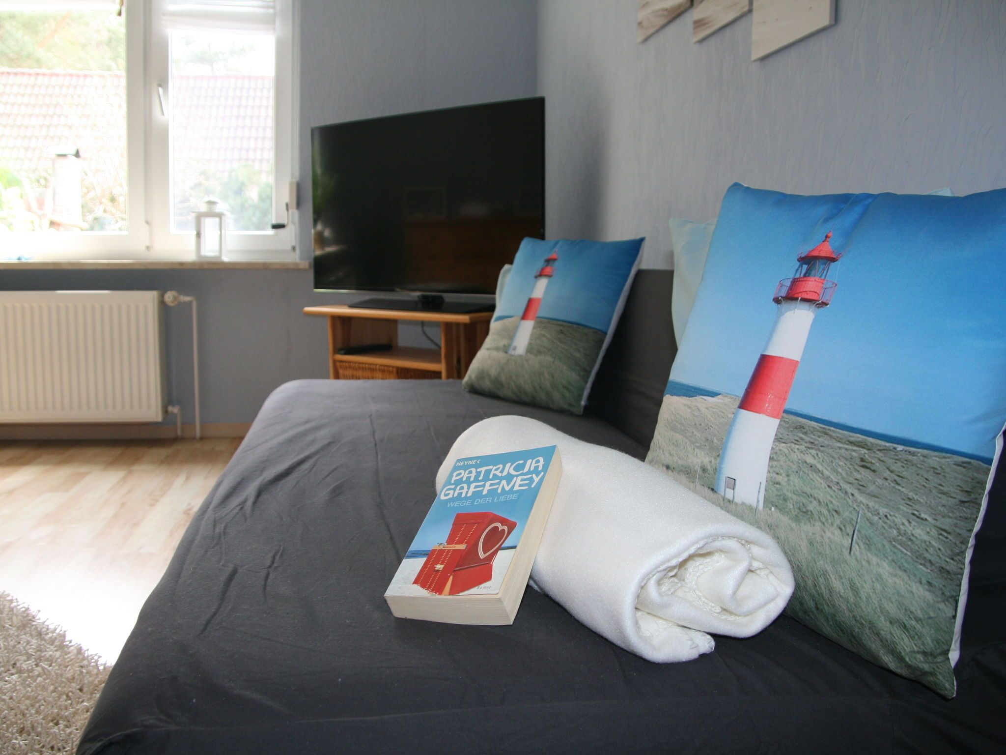1 Schlafzimmer, individuell eingerichtet, Babybetten, Bettwäsche