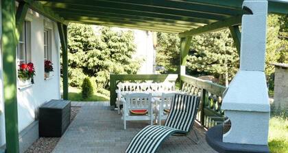 Spacious and Comfortable Detached House, Enclosed Garden With Veranda and Garden Grill