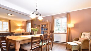 Dining - Spacious Holiday Home in Heiligendamm near Forest (Bad Doberan)