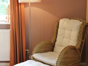 4 bedrooms, individually furnished - Spacious Holiday Home in Heiligendamm near Forest (Bad Doberan)