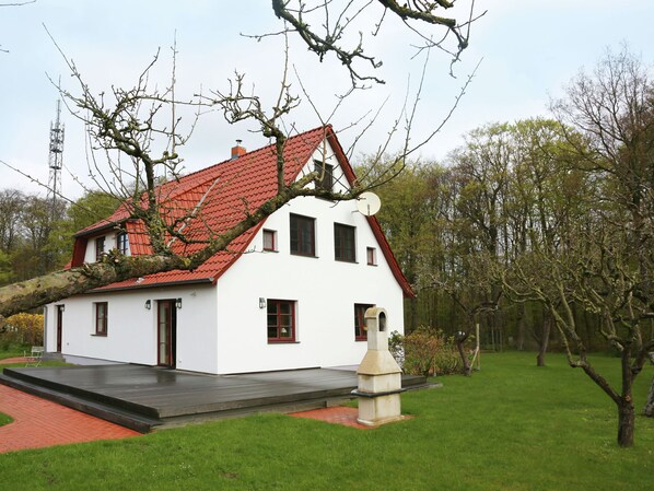 Exterior - Spacious Holiday Home in Heiligendamm near Forest (Bad Doberan)