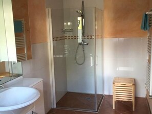Shower, hair dryer - Cozy Apartment in Rerik near Beach (Rerik)
