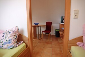 2 habitaciones y muebles diferentes 