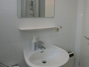 Shower, hair dryer - Cozy Apartment in Dierhagen Strand With Terrace (Ostseebad Dierhagen)