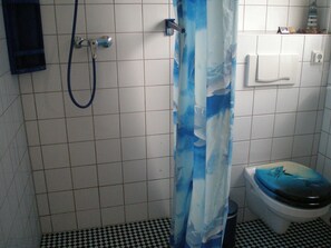 Shower - Beautiful Holiday Home in Kröpelin Near Beach (Kroepelin)