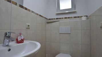 Bathroom | Shower, towels