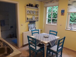 Dining - Modern Apartment With Terrace in Steffenshagen (Steffenshagen)