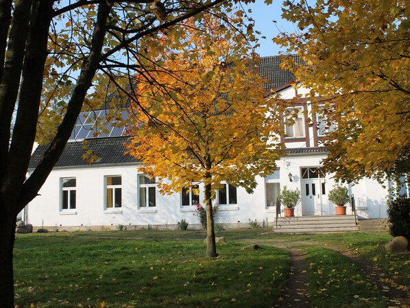 Balcony - Cozy Apartment in Neuburg With Garden (Neuburg)