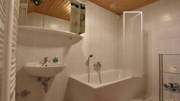 Badewanne, Haartrockner