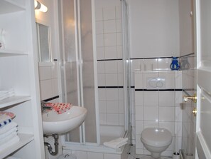 Apartment | Bathroom - Comfortable Apartment With Terrace in Boiensdorf (Boiensdorf)