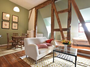 Apartment | Living room | Fireplace