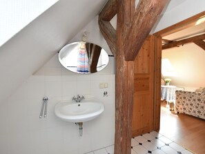 Apartment | Badezimmer | Badewanne